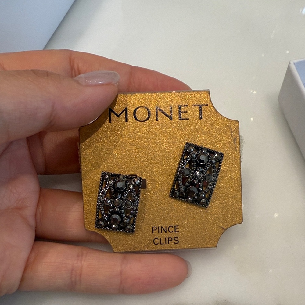 Monet Black and Silver Pince Clips